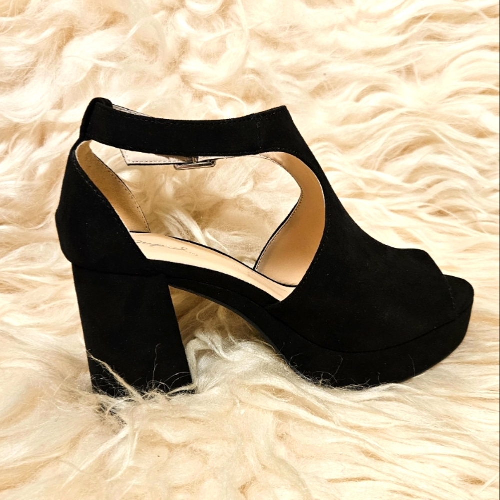 Dress shoes